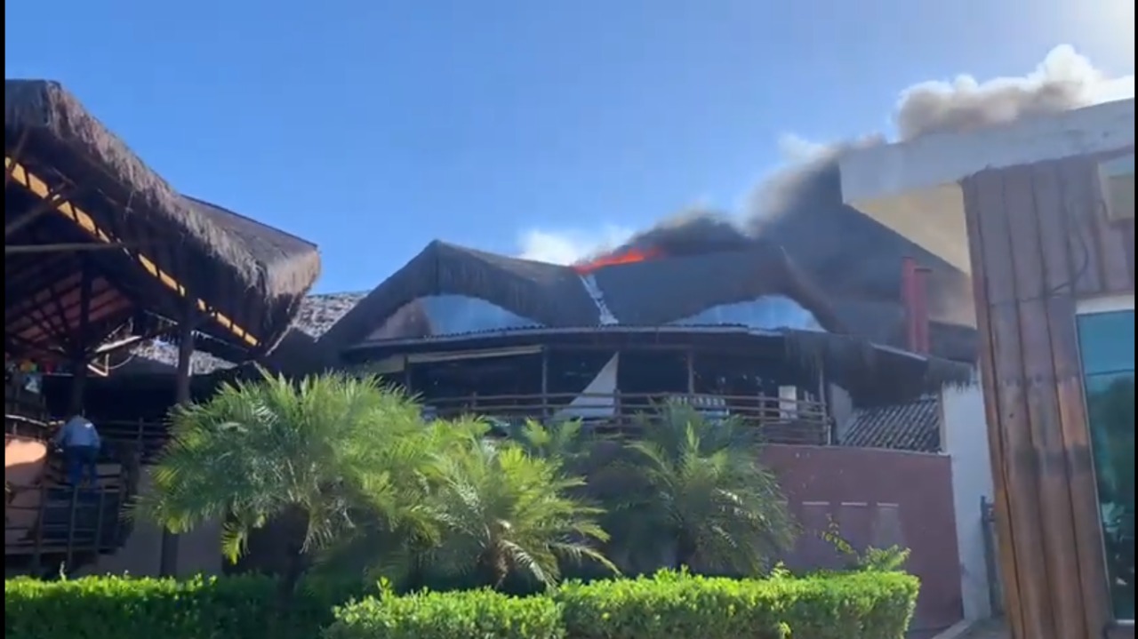 VÍDEO: Incêndio atinge resort no litoral sul do RN; assista