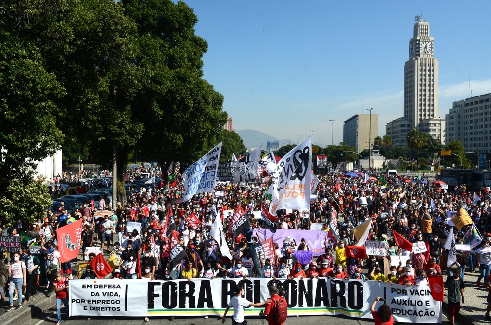 Manifestantes protestam contra Bolsonaro em Natal e diversas cidades; confira imagens