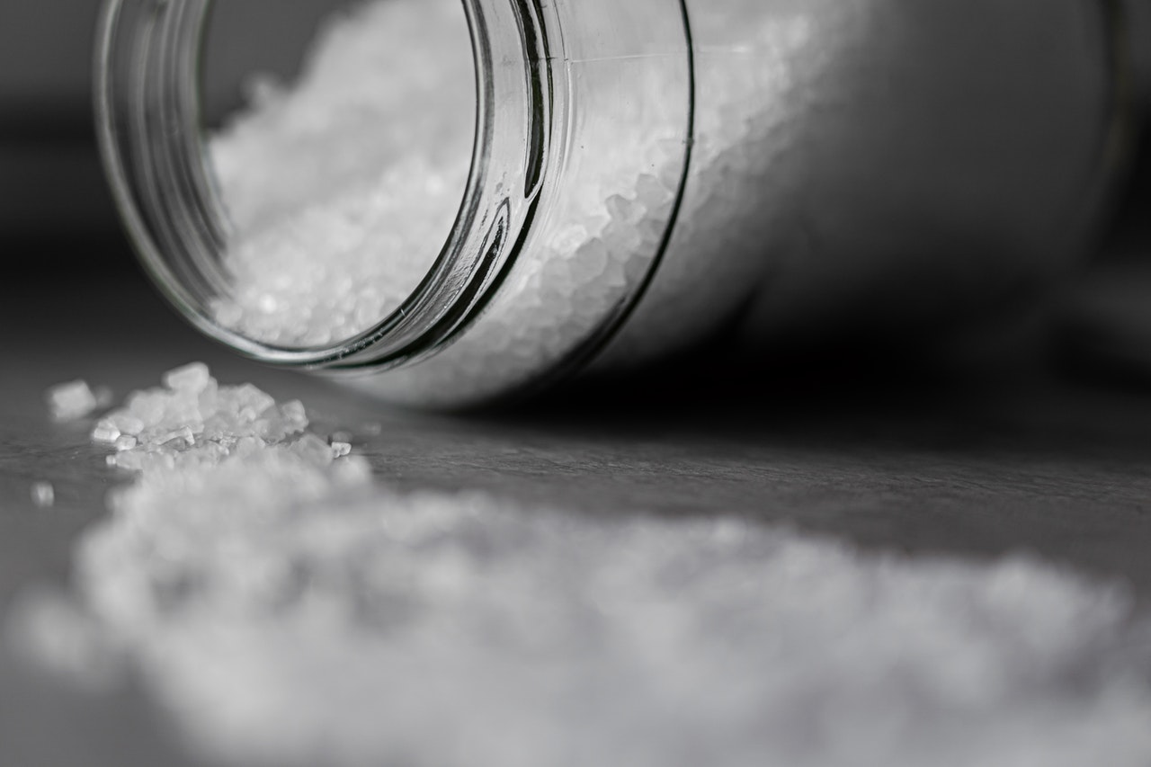 Quer diminuir consumo de sal? Veja dicas e substituições saudáveis