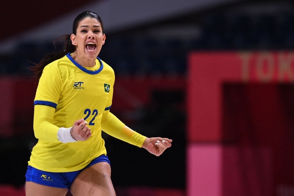 Potiguar Samara Vieira é destaque em vitória do Brasil no handebol feminino nas olimpíadas