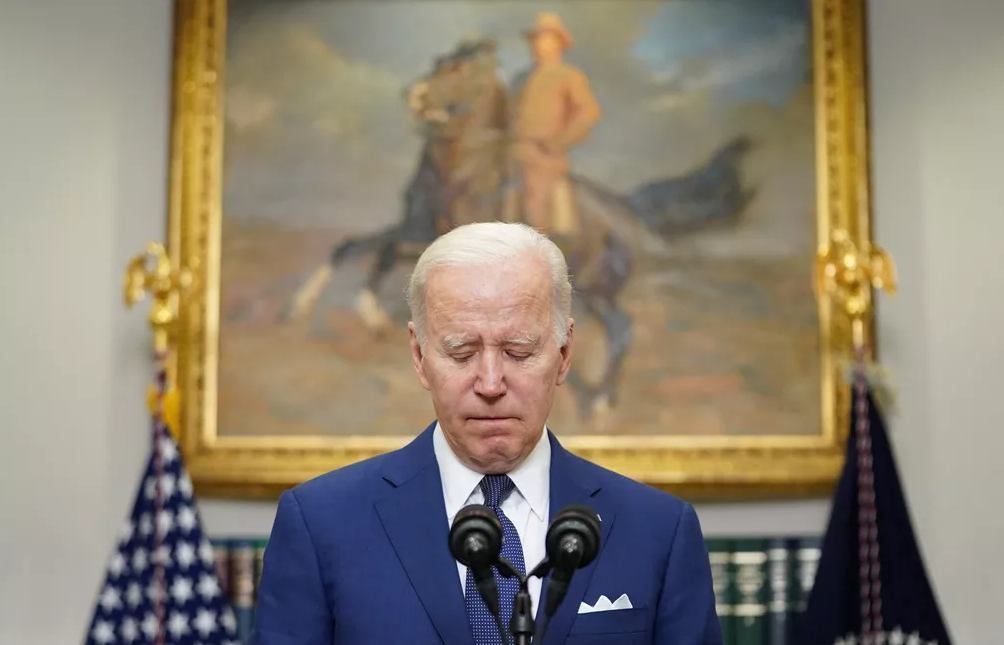 Após mais um ataque em escola, Biden diz que EUA precisam lidar com banimento de armas