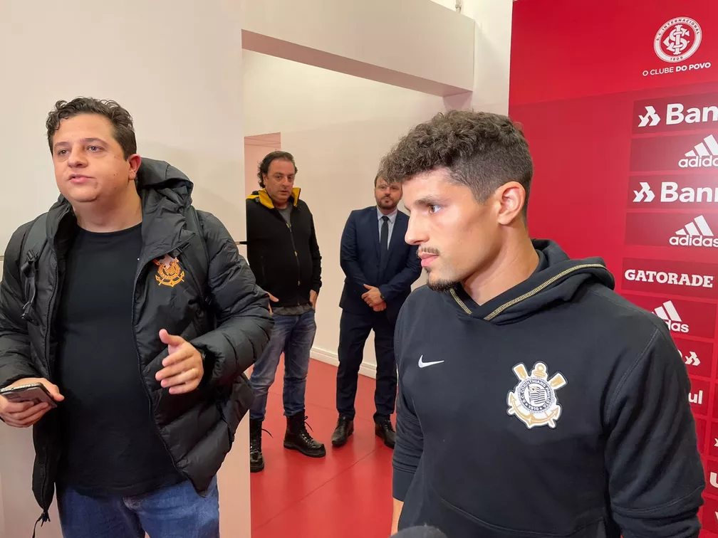 Jogador do Corinthians é preso em flagrante por injúria racial contra atleta do Inter; veja o vídeo onde ele teria dito a palavra macaco